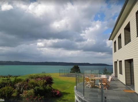 Stunning sea views 100 m away, and large garden