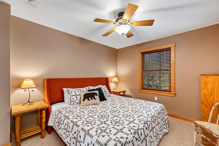 Chambre au rez-de-chaussée - Lit King