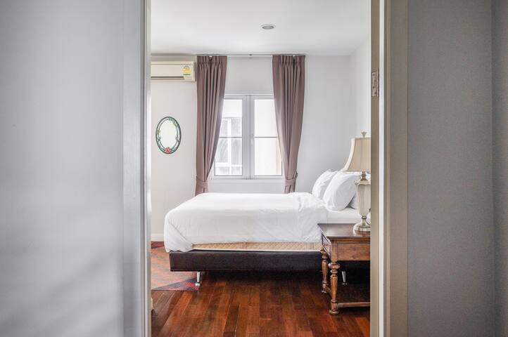 MIQ_home404/Asok BTS/Resort Pool/10pax/1000mbWifi gallery image 4