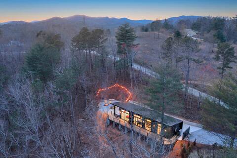 Zenplicity Cabin. Brand new, views, modern design!