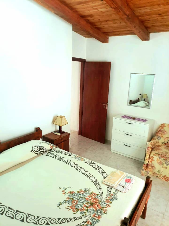 Dhomë gjumi 2