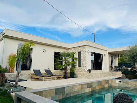 Beautiful Villa with pool and Zen garden