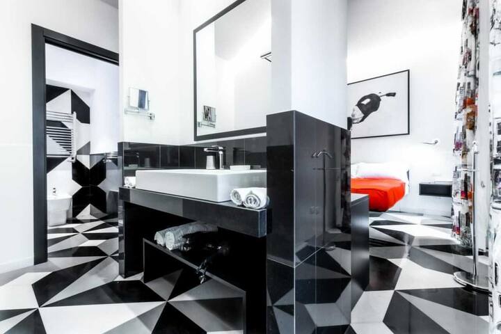 A due passi da Fontana di trevi gallery image 5