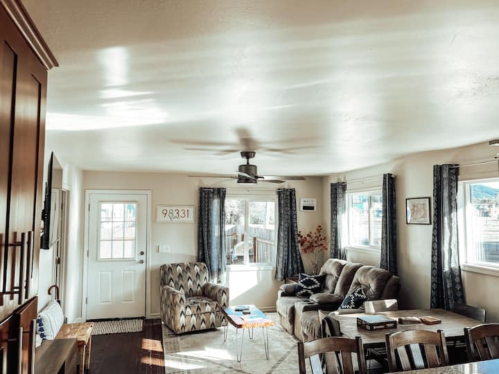 Alan House:4bdrm Home *In Town* Fully Fenced Yard! - Forks