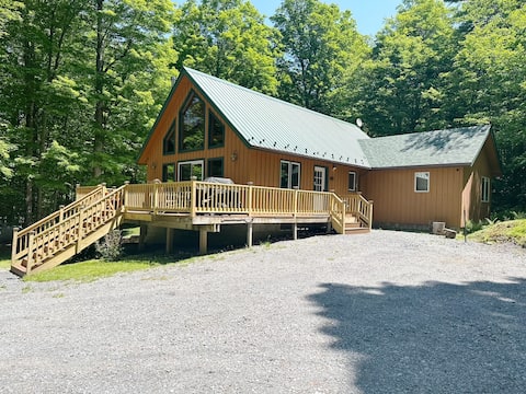 Adirondack Cabin | Grill | Fire Pit | Trail Access