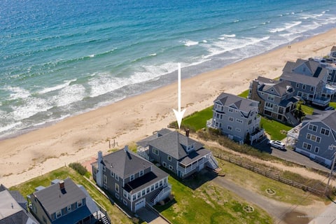 Cottage directly on Moody Beach