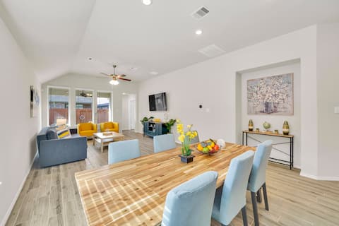 Popular Airbnb listing: New Comfortable 4 Bedroom Home in Houston, TX in Willowbrook