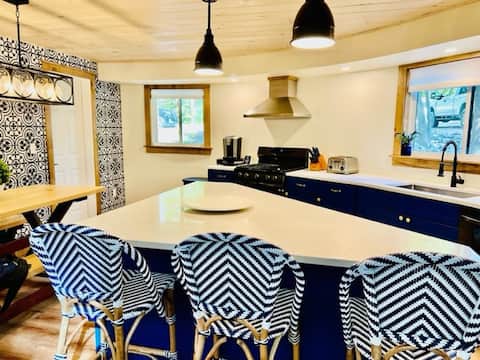 Stunning round house Winnipesaukee/Gunstock escape