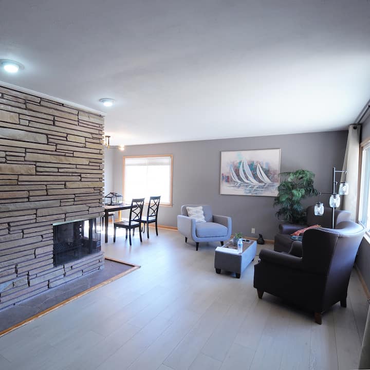 Lovely 2 Beds 1.5 Baths, Fenced Yard, Unmc Benson - オマハ, NE