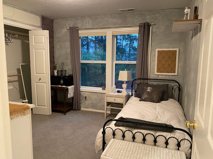 Cozy, Quiet Room In The Woods Close To Everything - Salem, OR