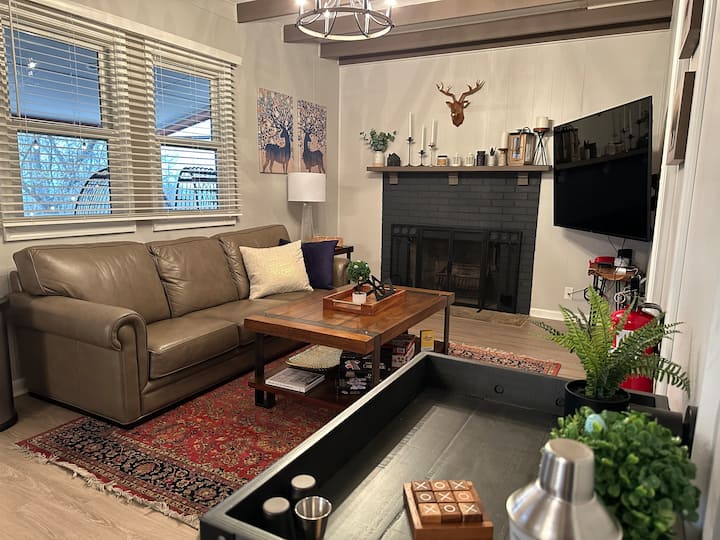 The Juniper Cabin • Cozy Hideaway W/ Hot Tub - Front Royal, VA