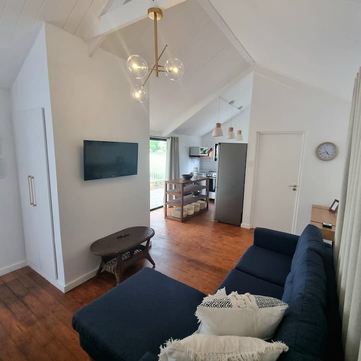 Spacious,  Off-grid, Private Garden Cottage - Randburg