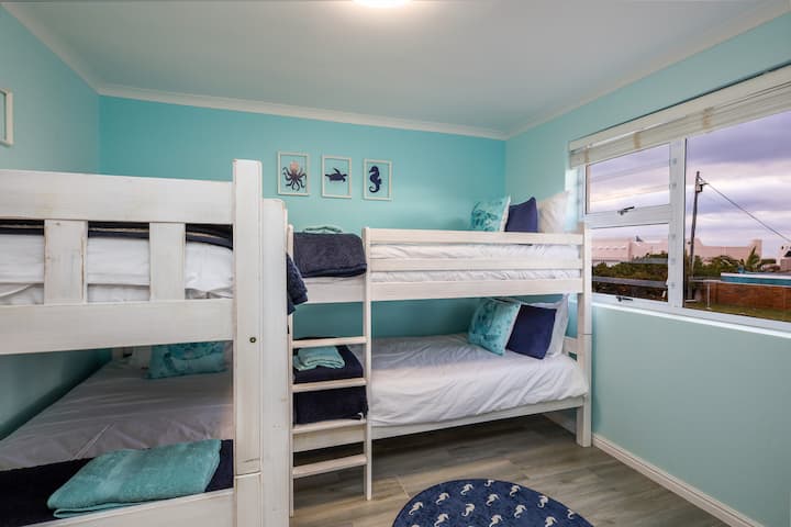 Bunk bed bedroom