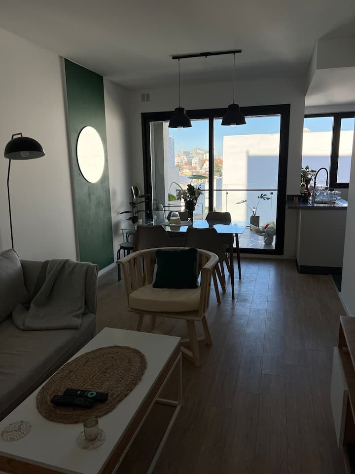 Departamento de 1 dormitorio con balcón terraza en Chacarita