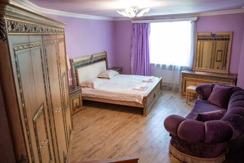 "Spartak House" apartments with views  in Garni!