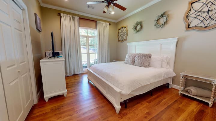 3e slaapkamer met kingsize bed