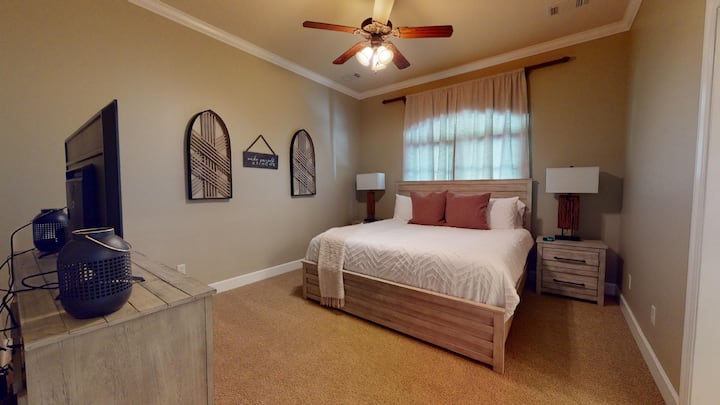 2e mastersuite met kingsize bed