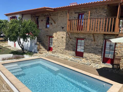 Cottage for friends and families - swimming pool and nature