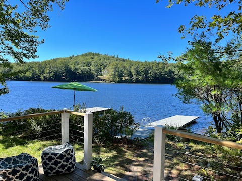 Cozy lakefront cottage with dock, close to skiing