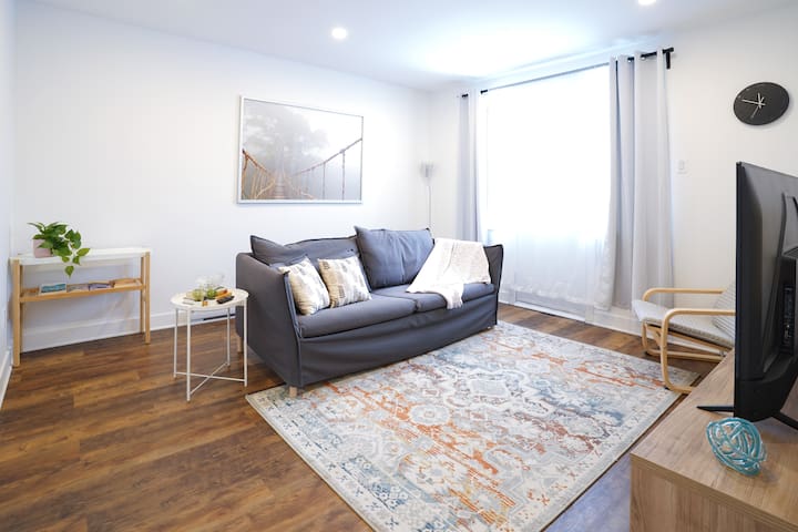 Cozy 2 bedroom MTL | 5 Min to Metro |Monthly Stays