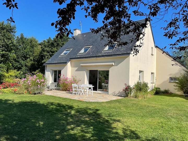 Charming villa – Beaches 5 minutes away – Village within walking distance