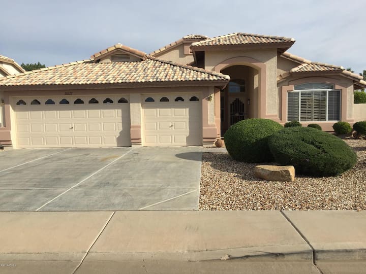 Beautiful Spacious Home - Sun City, AZ