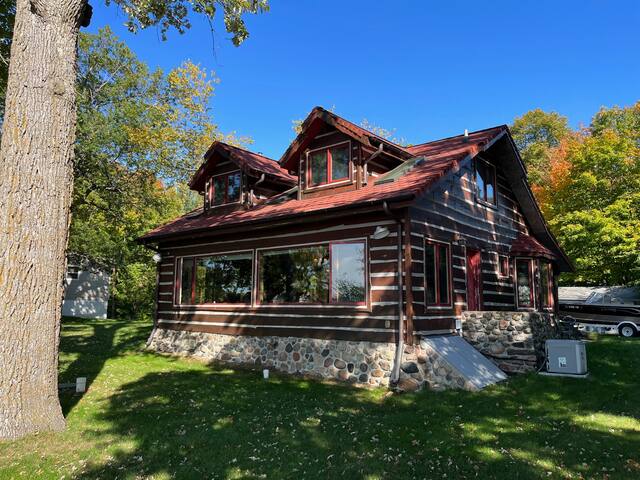 Moosehead Lodge on Lake Mille Lacs