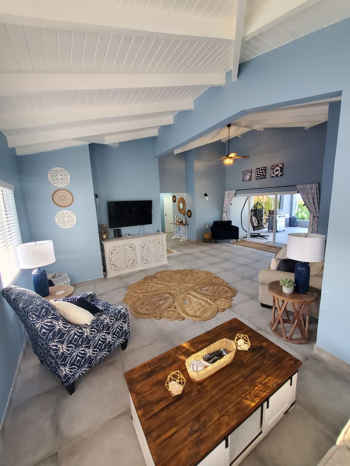 Tropical Oasis-spacious Home, Pool & Sea Views! - Curaçao