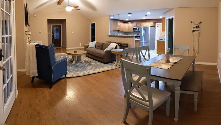 Family-friendly Bastrop Retreat | Fenced Yard - Bastrop, TX