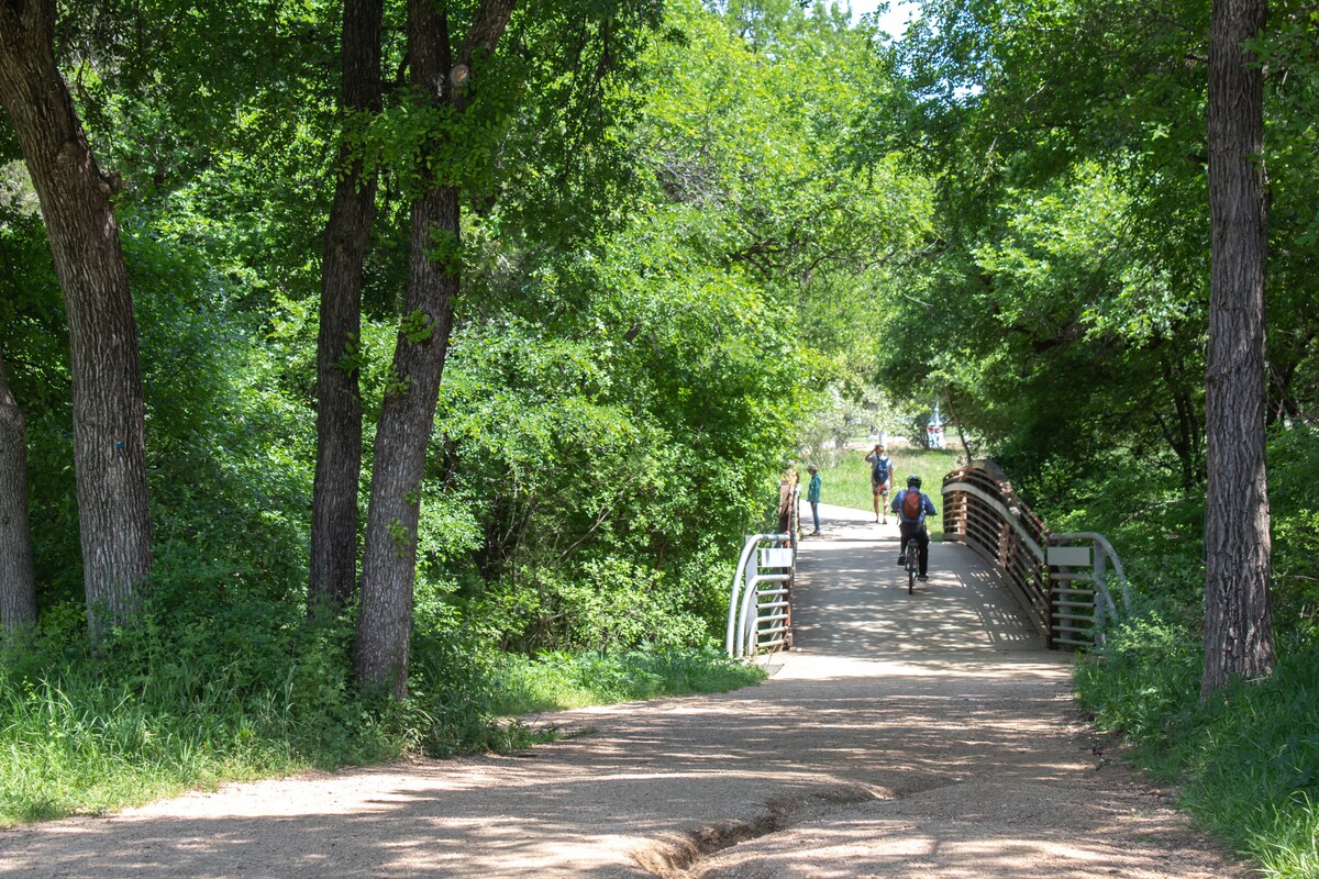 Newly Renovated Modern Condo Zilker Barton Springs