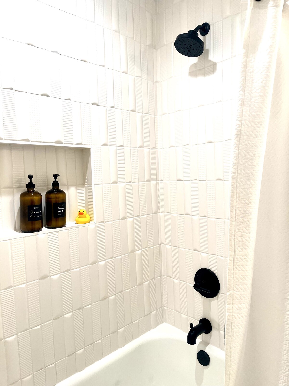 Newly Renovated Modern Condo Zilker Barton Springs