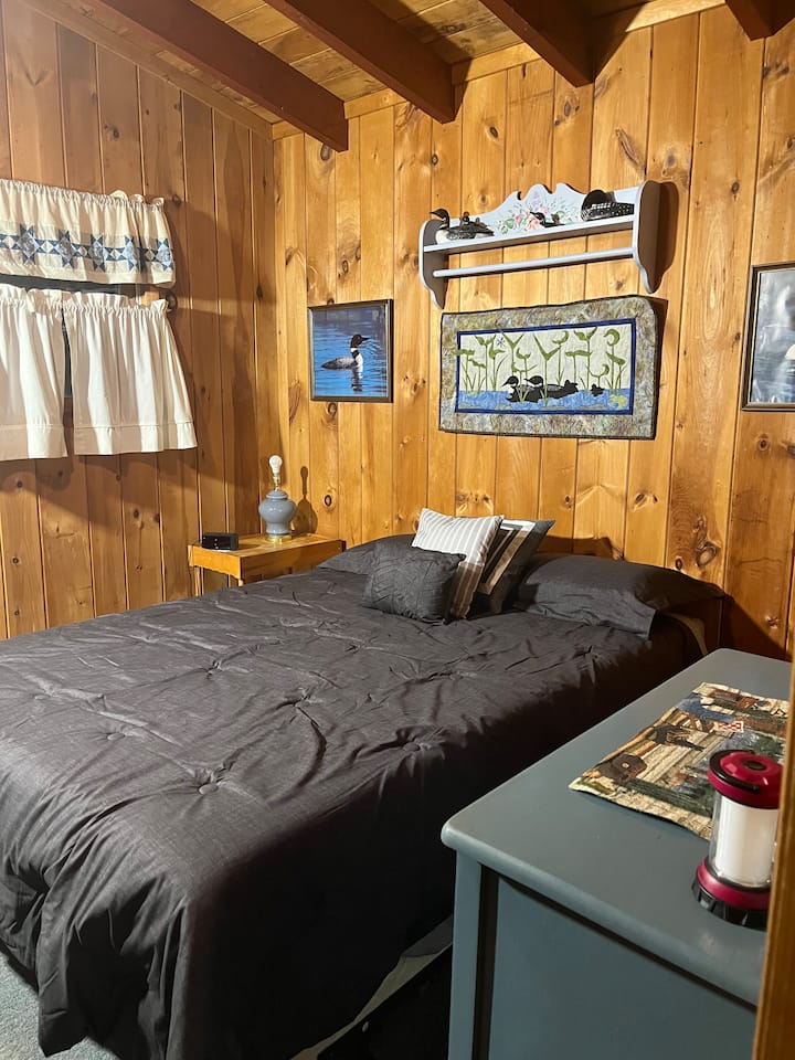 Loon room
Кралица од мемори пена
