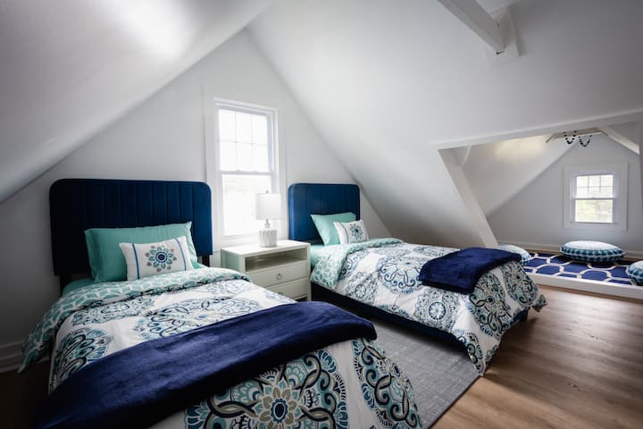 Dormitorio #4: 2 x camas individuales.