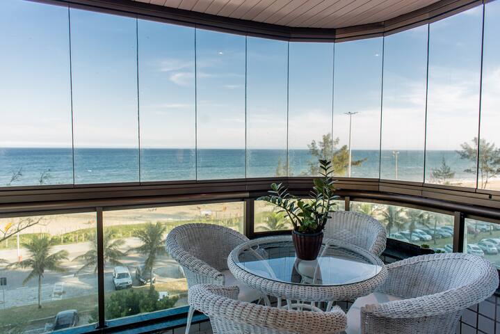 Apt frente ao mar com piscina – Posto 9 Recreio