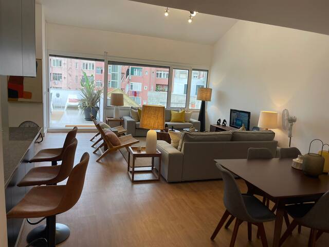 River View 3Bdr APT with Patio – Center of Lisbon gallery image 2