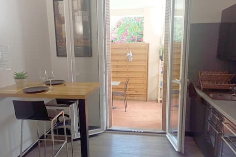 Top Airbnb: * Le laurier rose * Air conditioning - Tram - Downtown within walking distance à Avignon