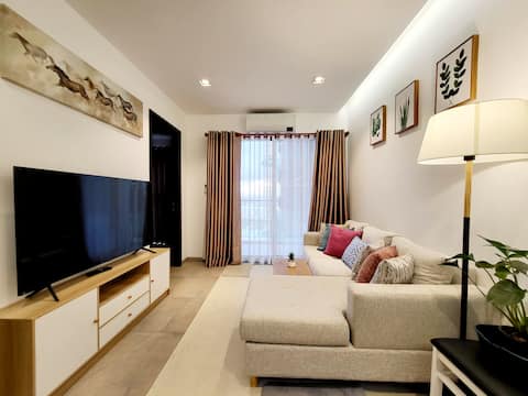Lovely 2 bedroom condo with nice community