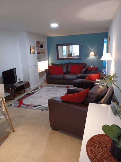 Successful Airbnb property: Ground Floor Flat in Leckhampton Cheltenham in Leckhampton With Warden Hill