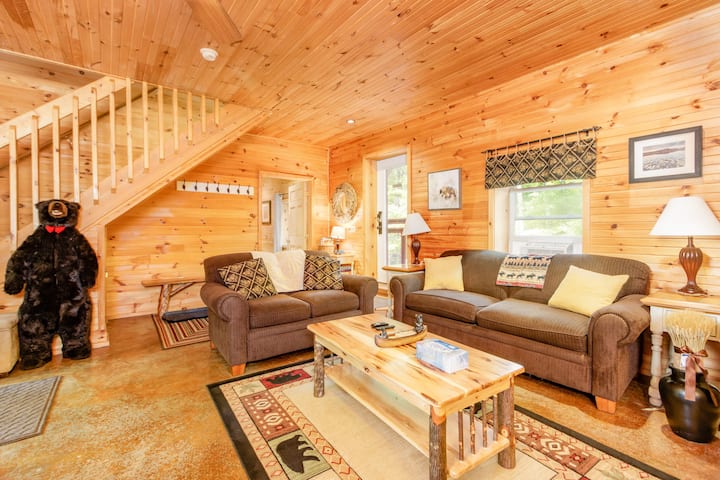Ski & Lake Private Retreat* Hot Tub* Enjoy Nature! - Deep Creek Lake, MD