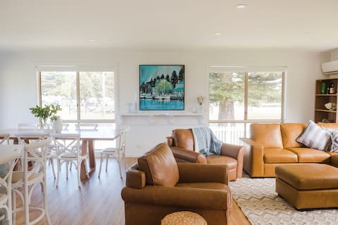 Hideaway on Griffiths-Hideaway Lane to East Beach