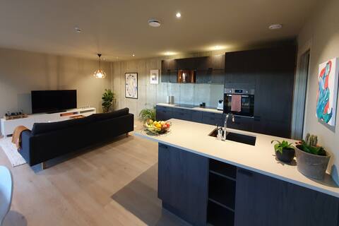 Successful Airbnb property: Spacious apartment with a lovely garden in Sandnes