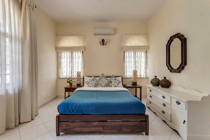 Bedroom 2 image 3
