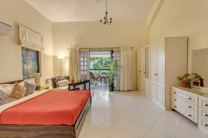 Bedroom 1 image 4