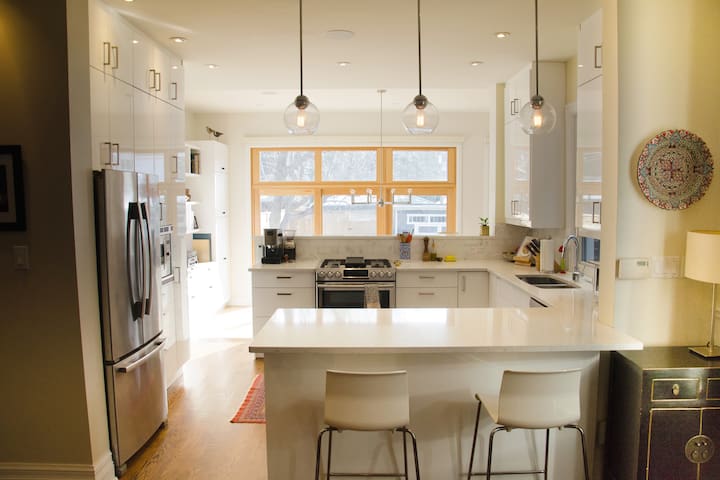 Bright Victorian Home in Roncesvalles Village