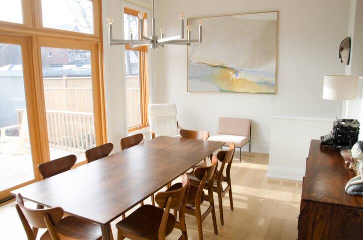 Bright Victorian Home in Roncesvalles Village gallery image 4