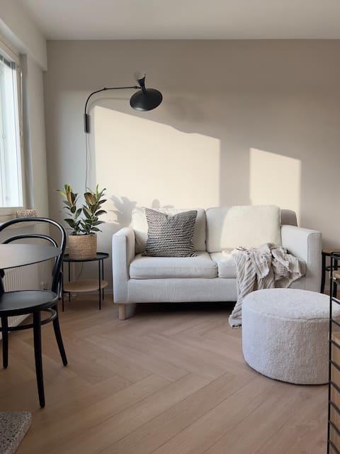 Top performing Airbnb: [Top 1%] Top floor studio in the city center in Eteläinen Suurpiiri