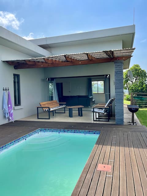 Modern house with breathtaking views in Malkerns