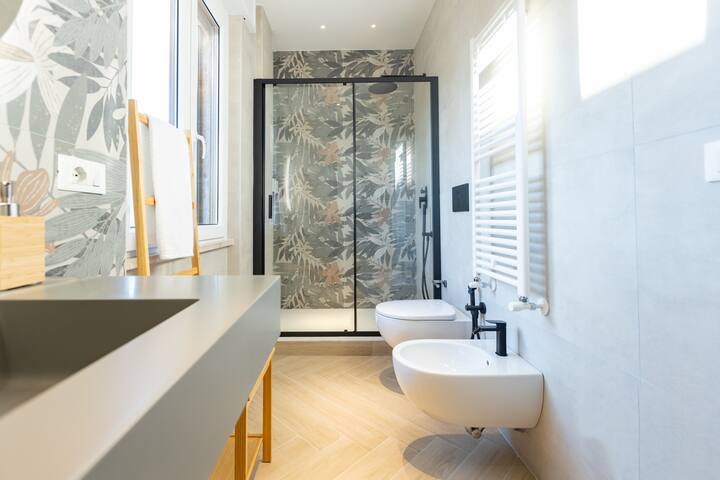 Appartamento con 5 camere con bagno in camera gallery image 5