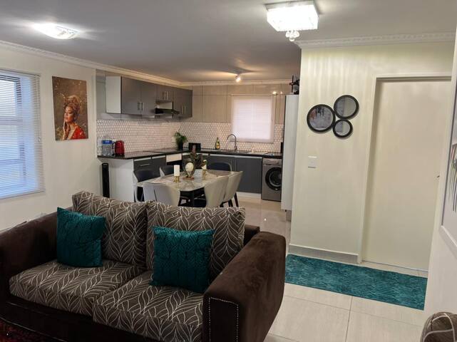 Lovely 2bedroom apartment, WiFi Netflix . gallery image 2