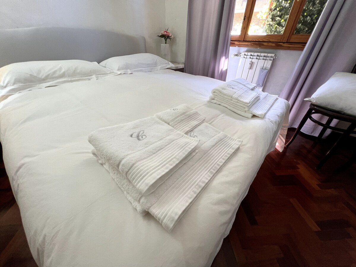 Საწოლი 152 × 203 სმ 